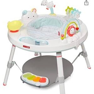 Skip hop activity center